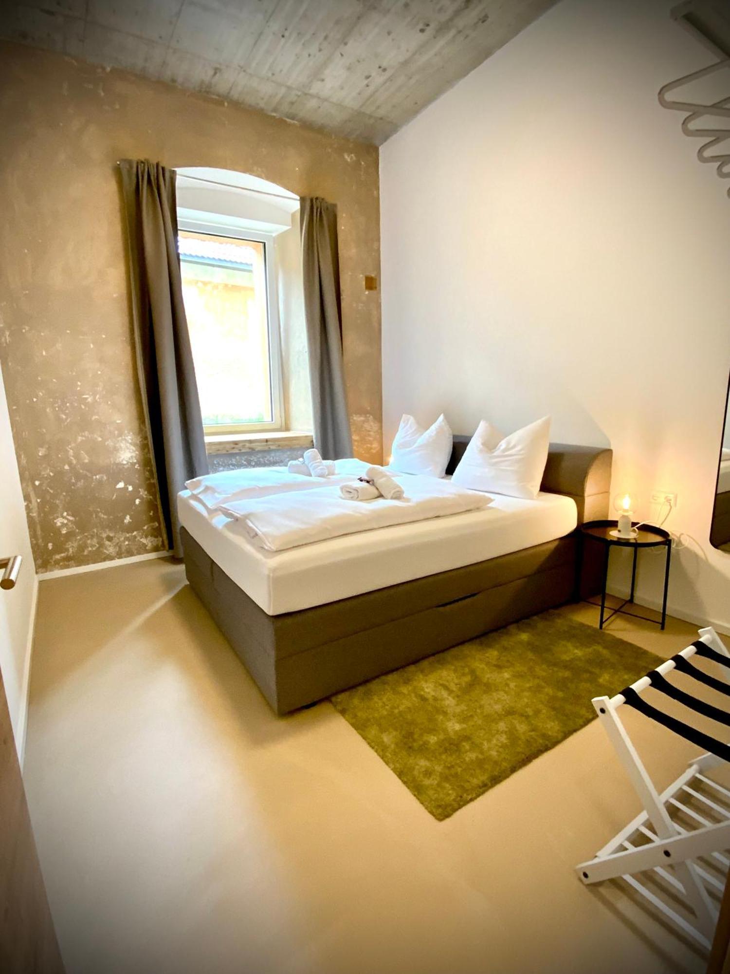 Waterfront - Urbane Eleganz Am Bachufer Apartman Villach Szoba fotó