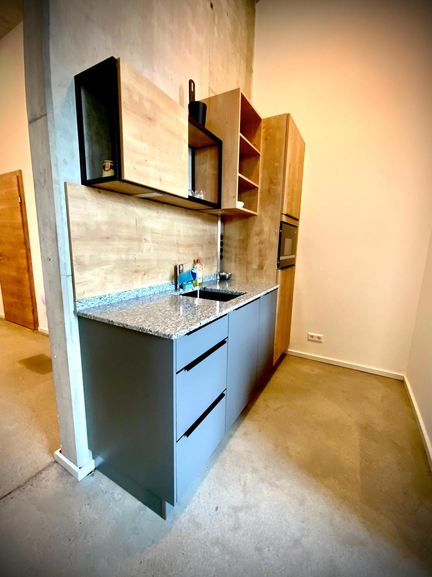 Waterfront - Urbane Eleganz Am Bachufer Apartman Villach Szoba fotó